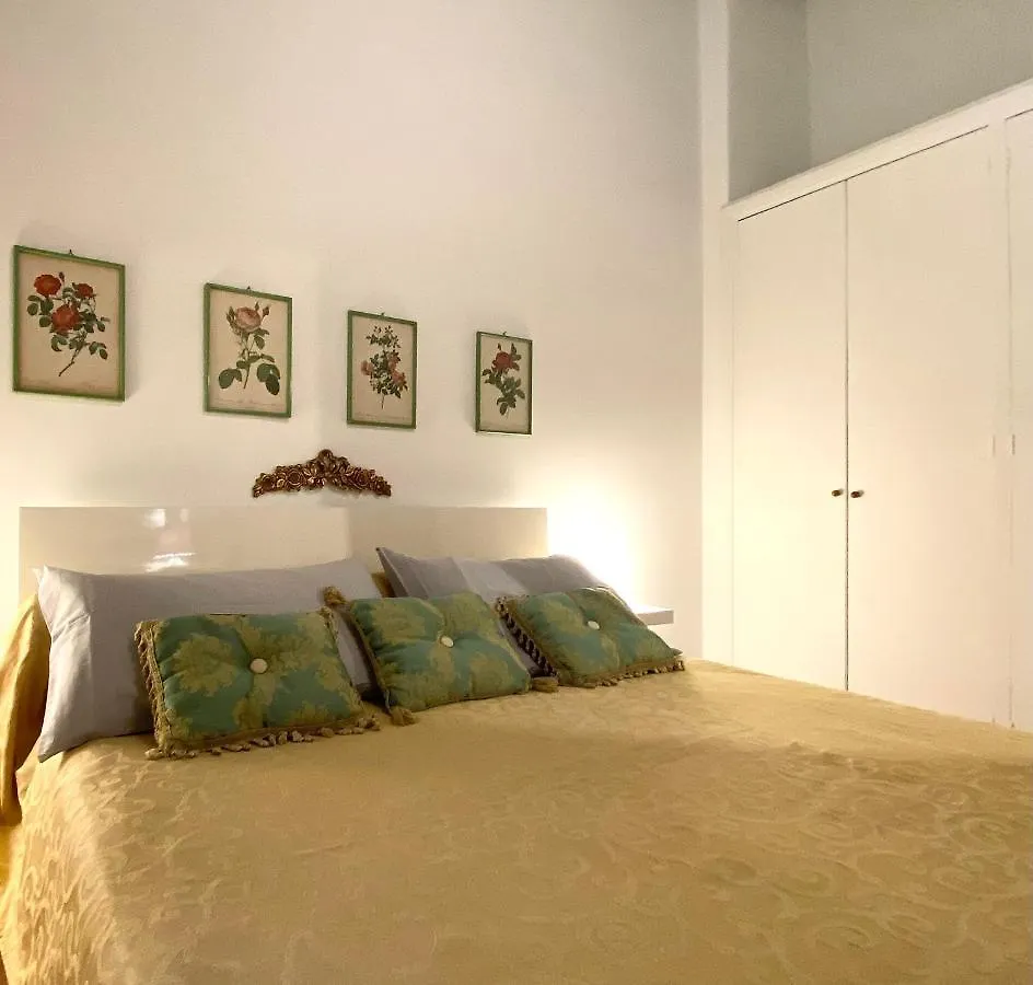 Pantheon Ancient Rome Apartment Italy