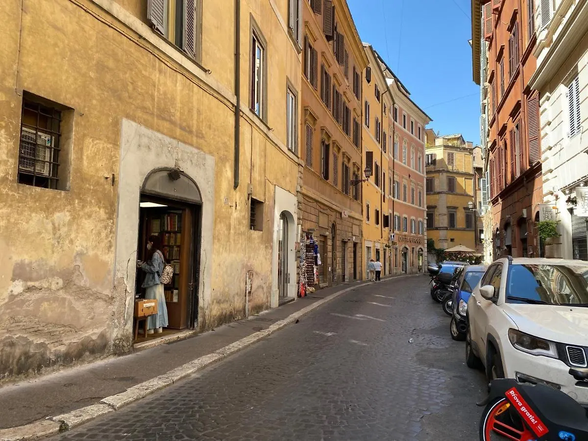 Pantheon Ancient Rome Apartment
